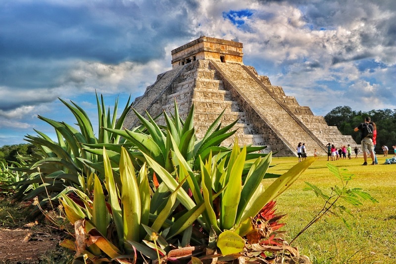 Pirâmide Kukulcán em Chichen-Itzá