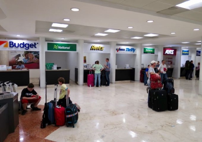 Locadoras de carros no aeroporto de Cancún