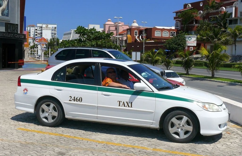 Andar de táxi em Cancún 