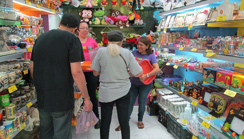 Turistas no Mercado 28 em Cancún