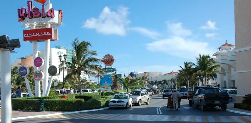 Entrada Shopping La Isla Cancún