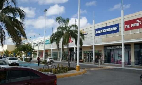 Lojas no Las Plazas Outlet em Cancún