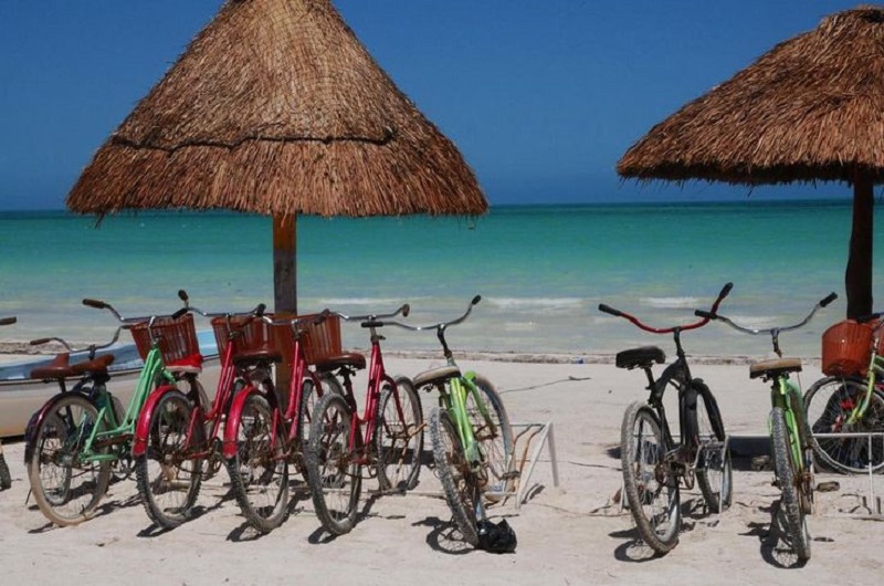 Tour de bicicleta no parque Garrafón em Cancún