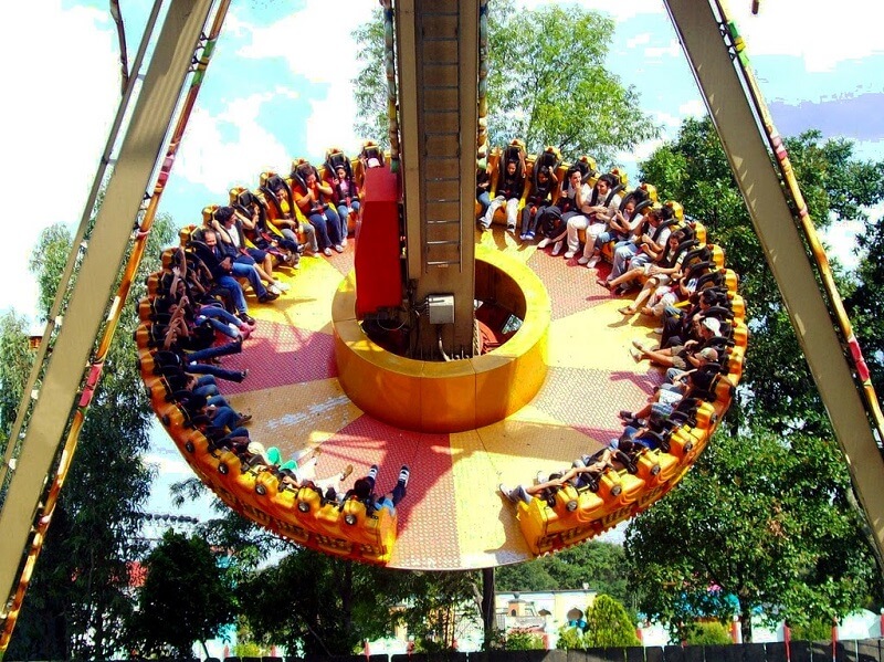 Diversão no parque Six Flags na Cidade do México