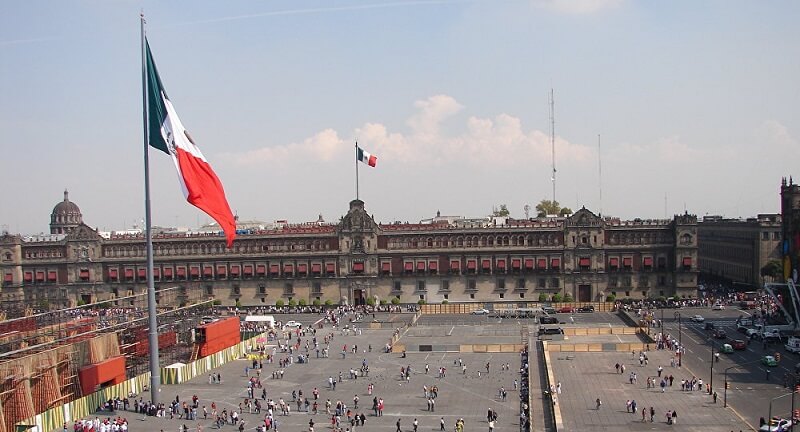 Estrutura da Praça Zócalo na Cidade do México