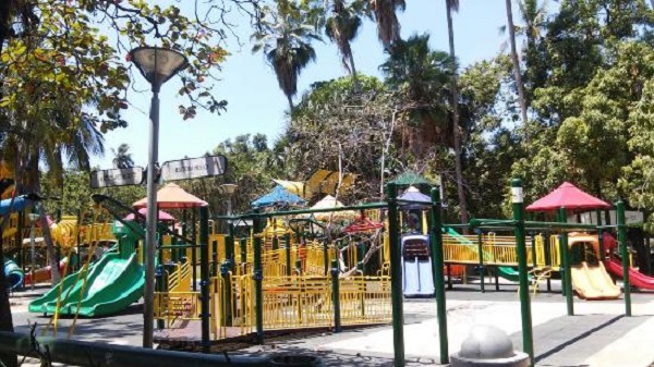 Diversão no Parque Papagayo em Acapulco