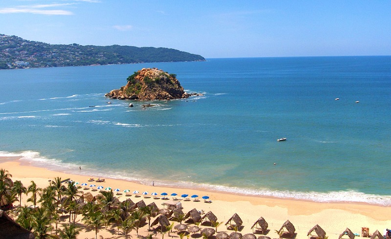 Lazer e entretenimento na praia La Condesa em Acapulco
