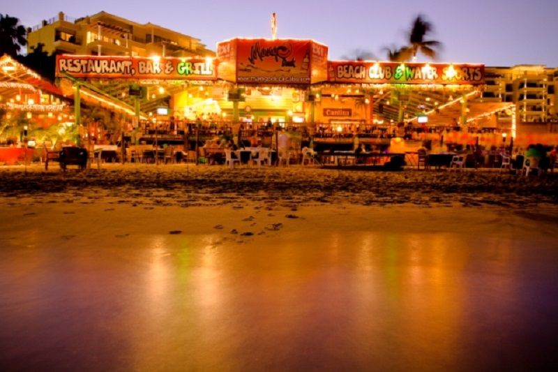 Mango Deck Restaurant, Bar e Beach Club em Los Cabos