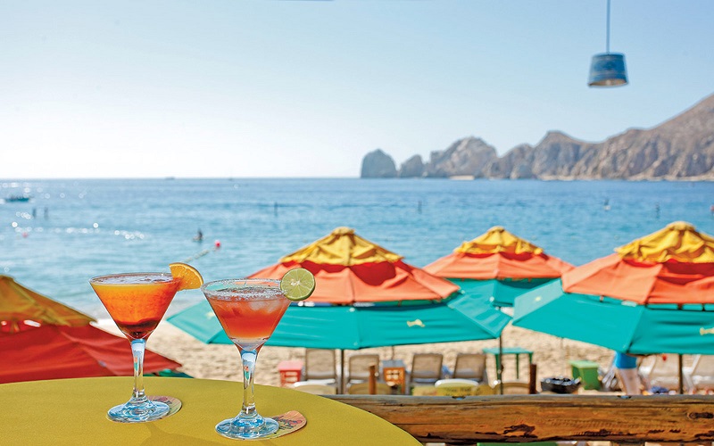 Drinks no Mango Deck Restaurant, Bar & Beach Club em Los Cabos