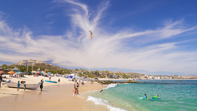 Playa Palmilla no verão em Los Cabos