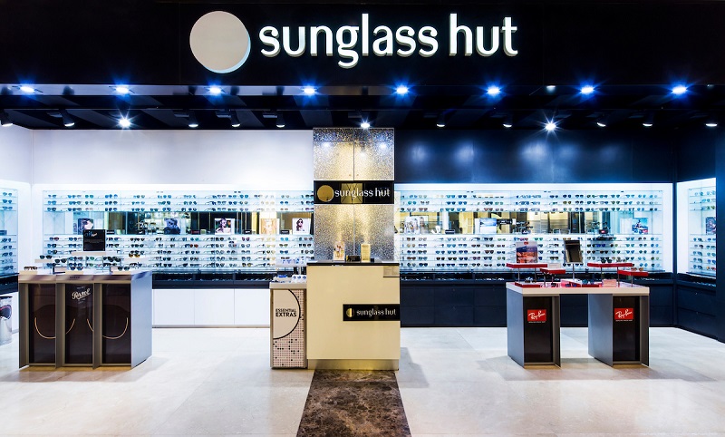 Loja Sunglass Hut para comprar óculos no Puerto Paraiso Mall Los Cabos