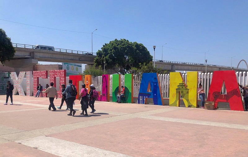 Turistas passeando por Tijuana
