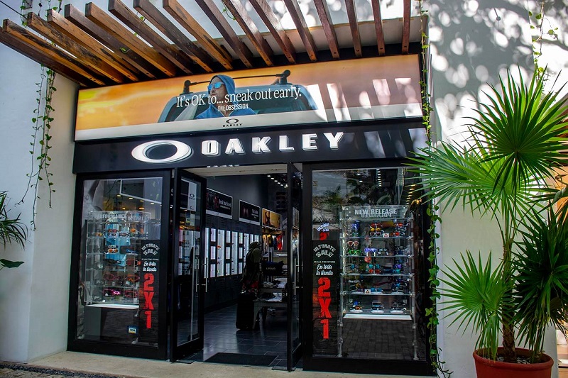 Oakley no Paseo del Carmen Shopping Mall