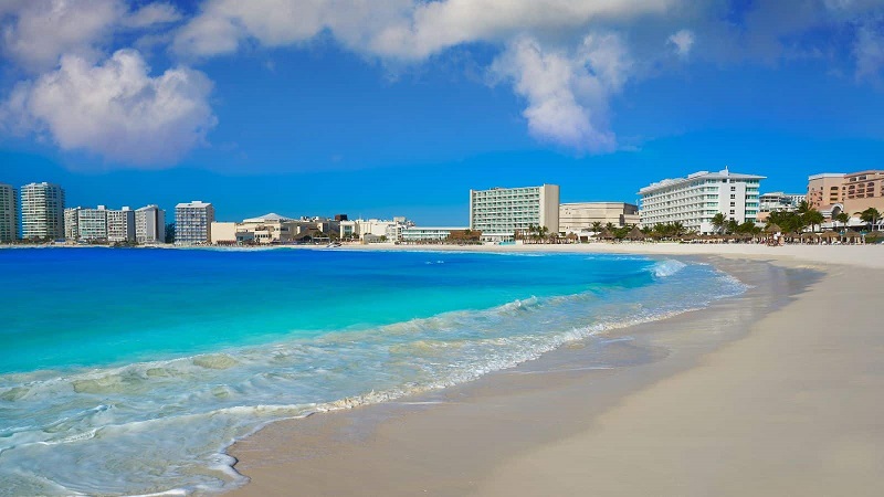 Beleza da praia Gaviota Azul em Cancún