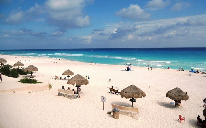Qual é a praia mais famosa de Cancún?