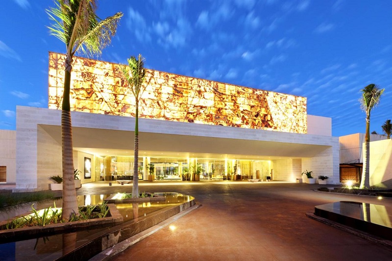 Entrada do hotel TRS Coral Hotel em Cancún