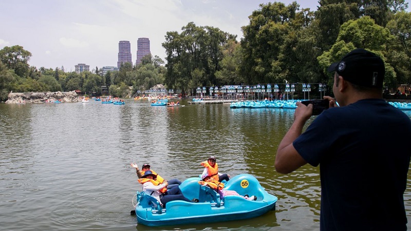 Turistas curtindo parque da Cidade do México