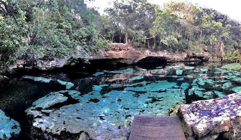 Beleza do Cenote Azul em Tulum